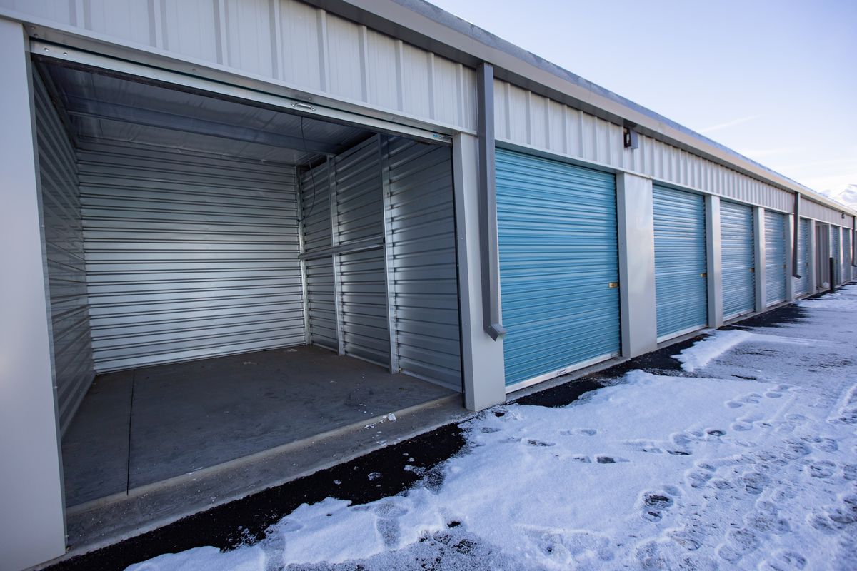 storage units in winter
